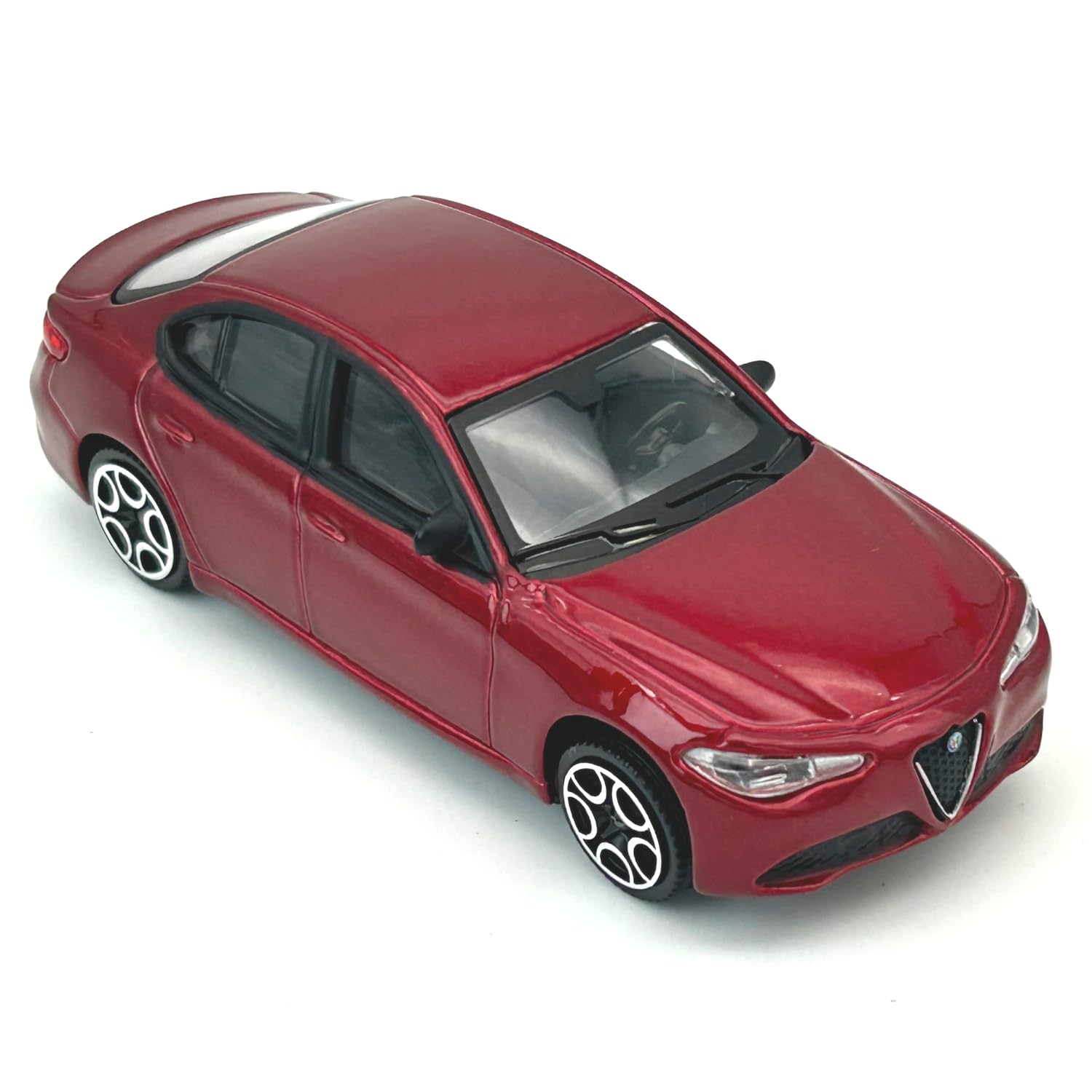 Amazon | Bburago(ブラーゴ)1/43 アルファロメオ ジュリア レッド Amazon | Bburago(ブラーゴ)1/43 アルファロメオ ジュリア レッド