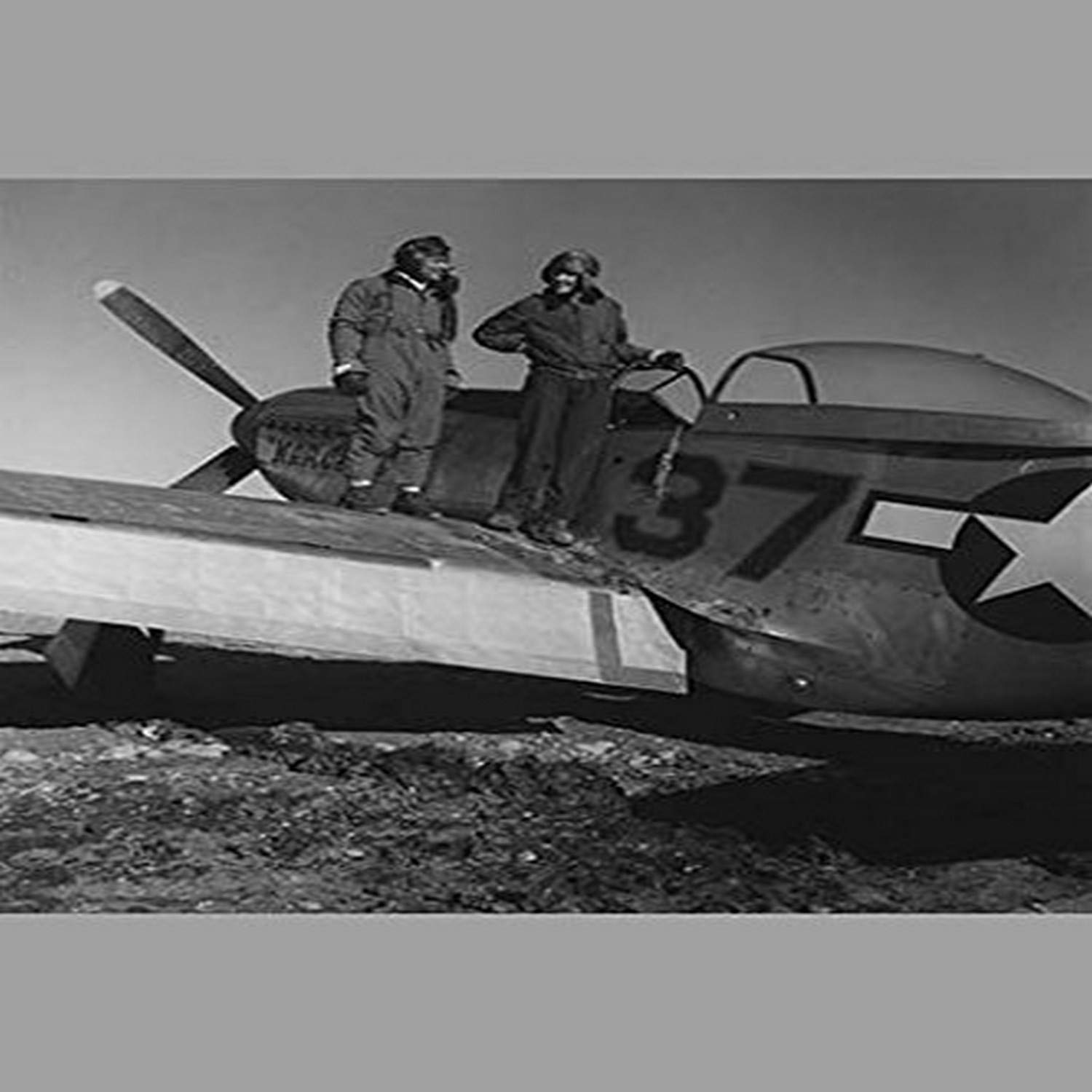 Buyenlarge 'Toni Frissell with Major George S. Spanky Roberts at Ramitelli, Italy, March, 1945' Paper Poster, 20 by 30-Inch