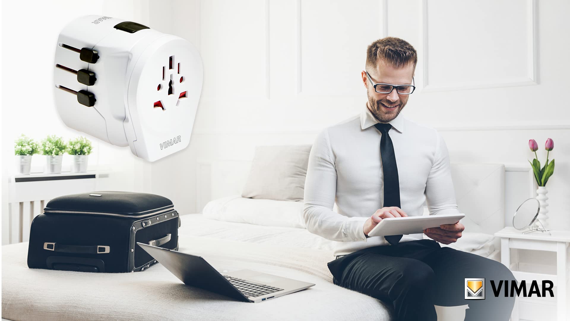 Vimar 0A32303B Universal-Reise-Adapter+USB weiß