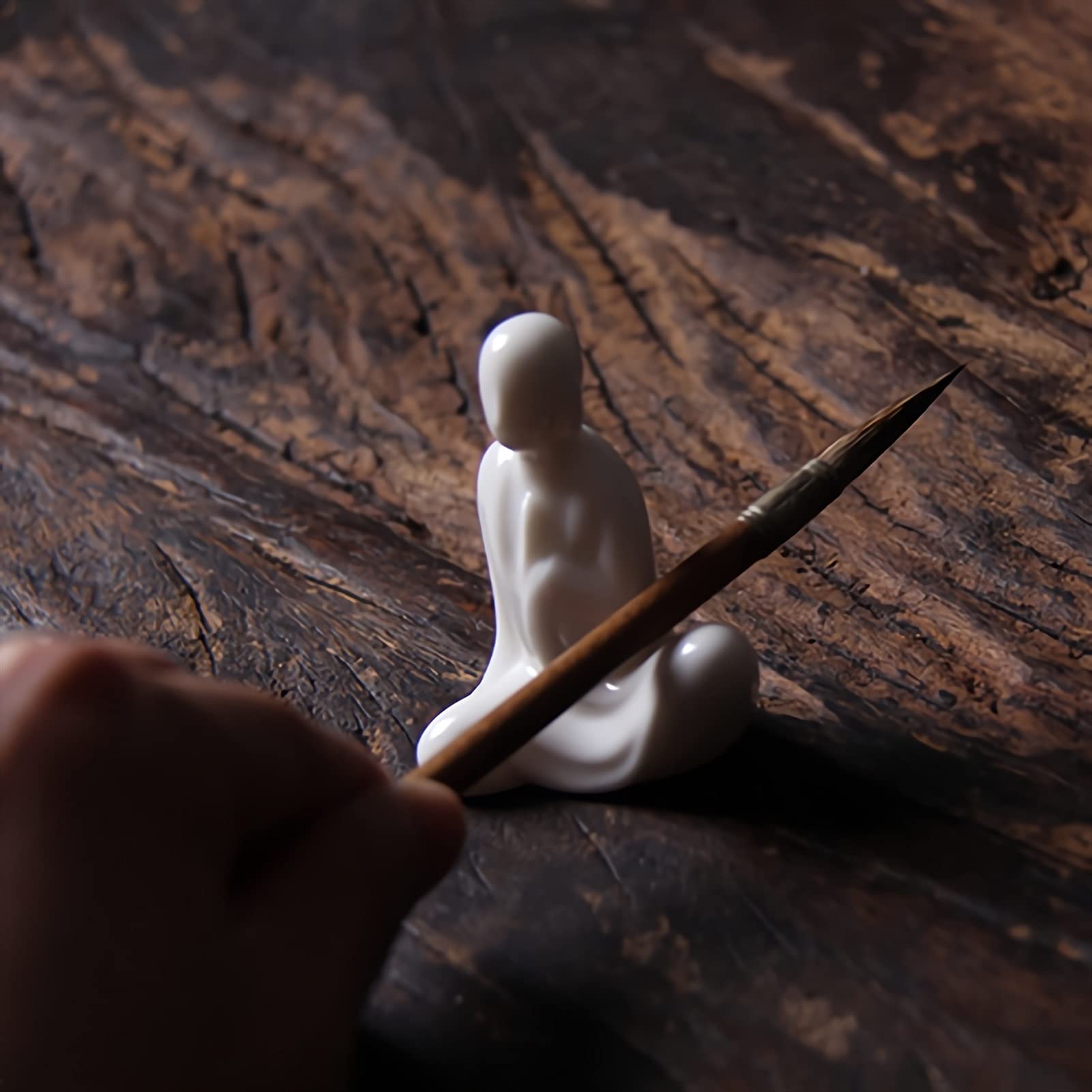 Portalápices de cerámica Blanca, con Forma de Monje, para Escritorio, de Porcelana, con reposapinceles, Altura de 6,4 cm.
