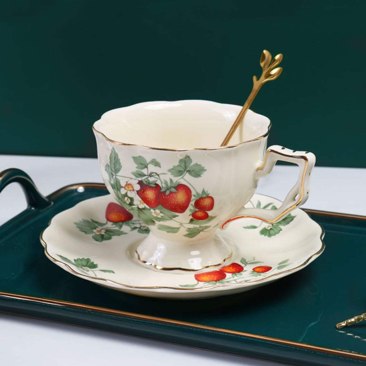Operitacx Keramik Kaffeetassenset mit Untertasse im Europäischen Stil Einfach zu Reinigen Praktisches Design für Zuhause und Restaurant 1 Satz Retro Kaffeebecher