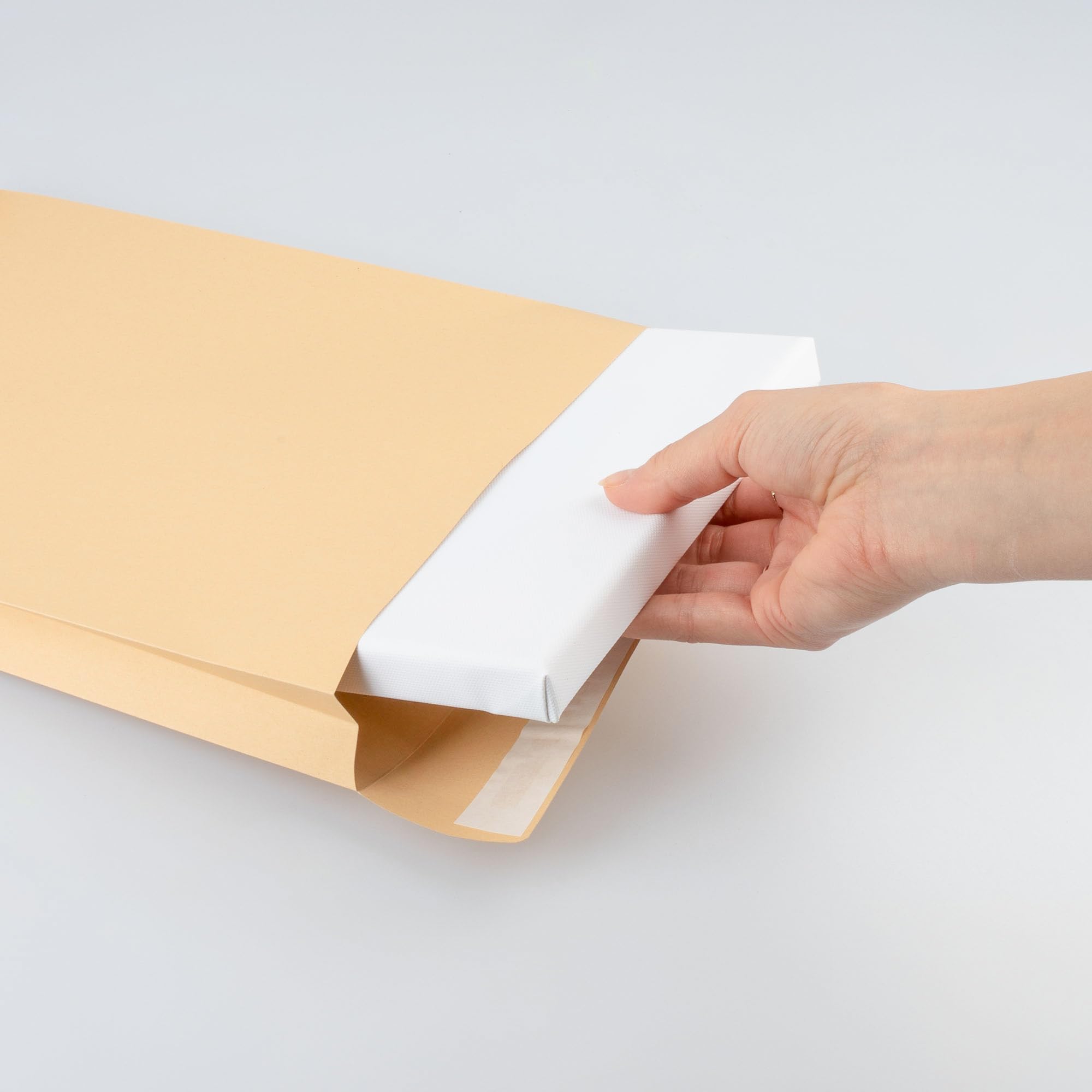 500 sacchetti pieghevoli C4 con piega inferiore da 3,8 cm, spessore del materiale 150 g/m², strisce adesive, imballaggio per spedizione, borsa per spedizioni marrone