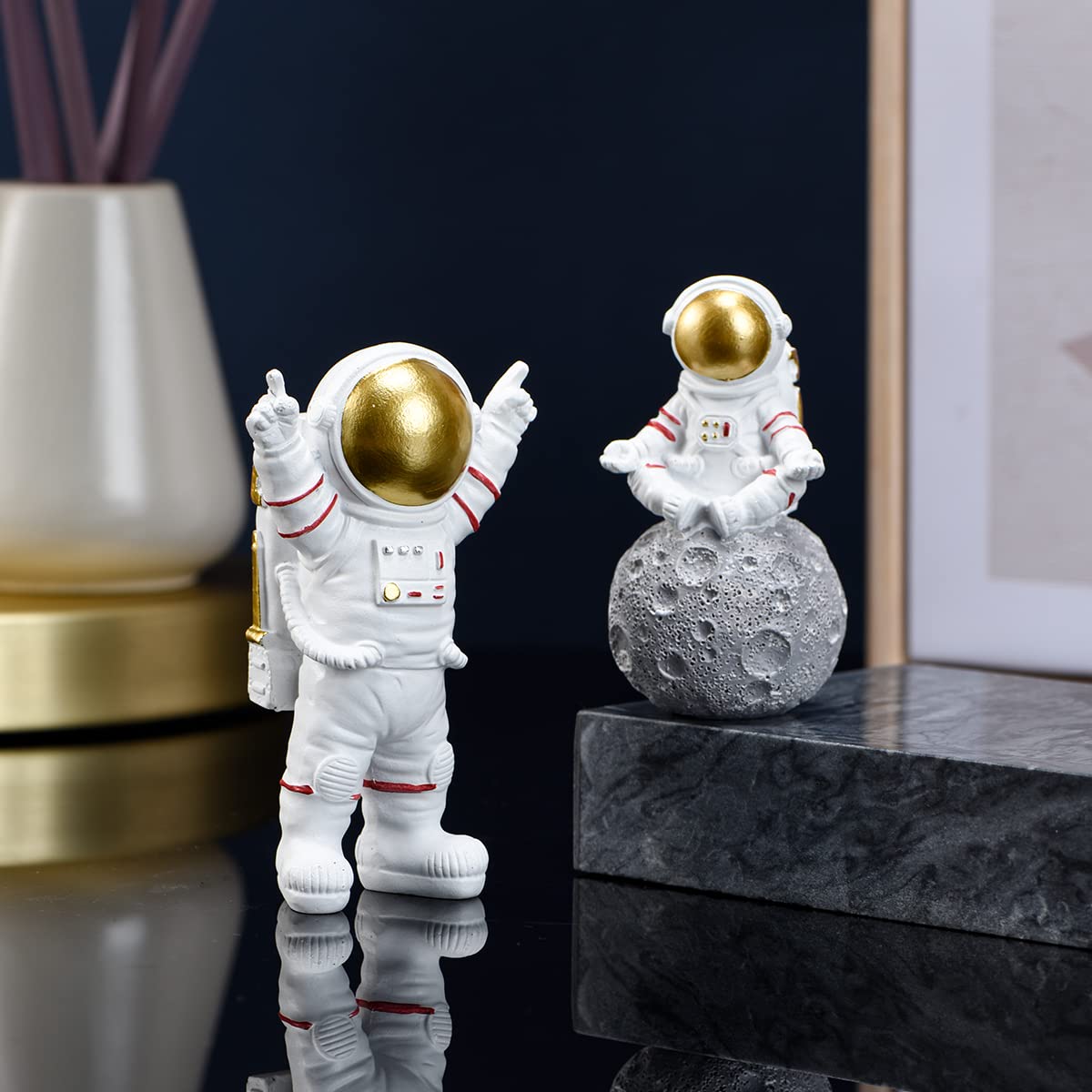 Amazon.co.jp: Zireael 宇宙飛行士像 彫刻 家の装飾、スタンド