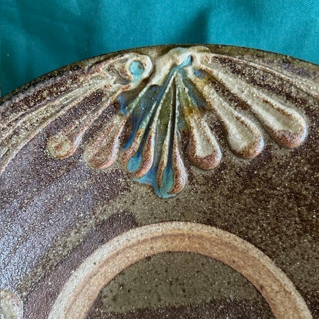 沖縄 やちむん 大皿 25センチ 唐草紋 イッチン 北窯