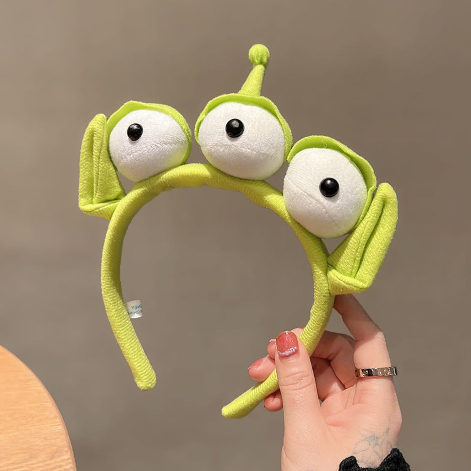JNAWA 2Pieces Three-Eyed Headband Plush Funny Anime Hairpin Cute Green Monster Headband Suitable Anime Photo Headwear for Women Taking Photos - Image 3