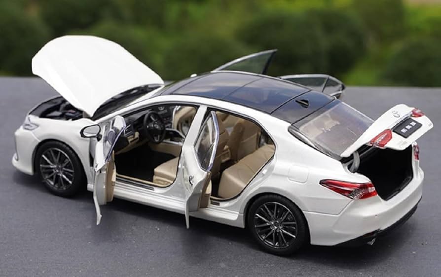 1/18 トヨタカムリ Toyota Camry 楽天市場】トヨタ特注 1/18 トヨタ カムリ ホワイト 2021 Toyota
