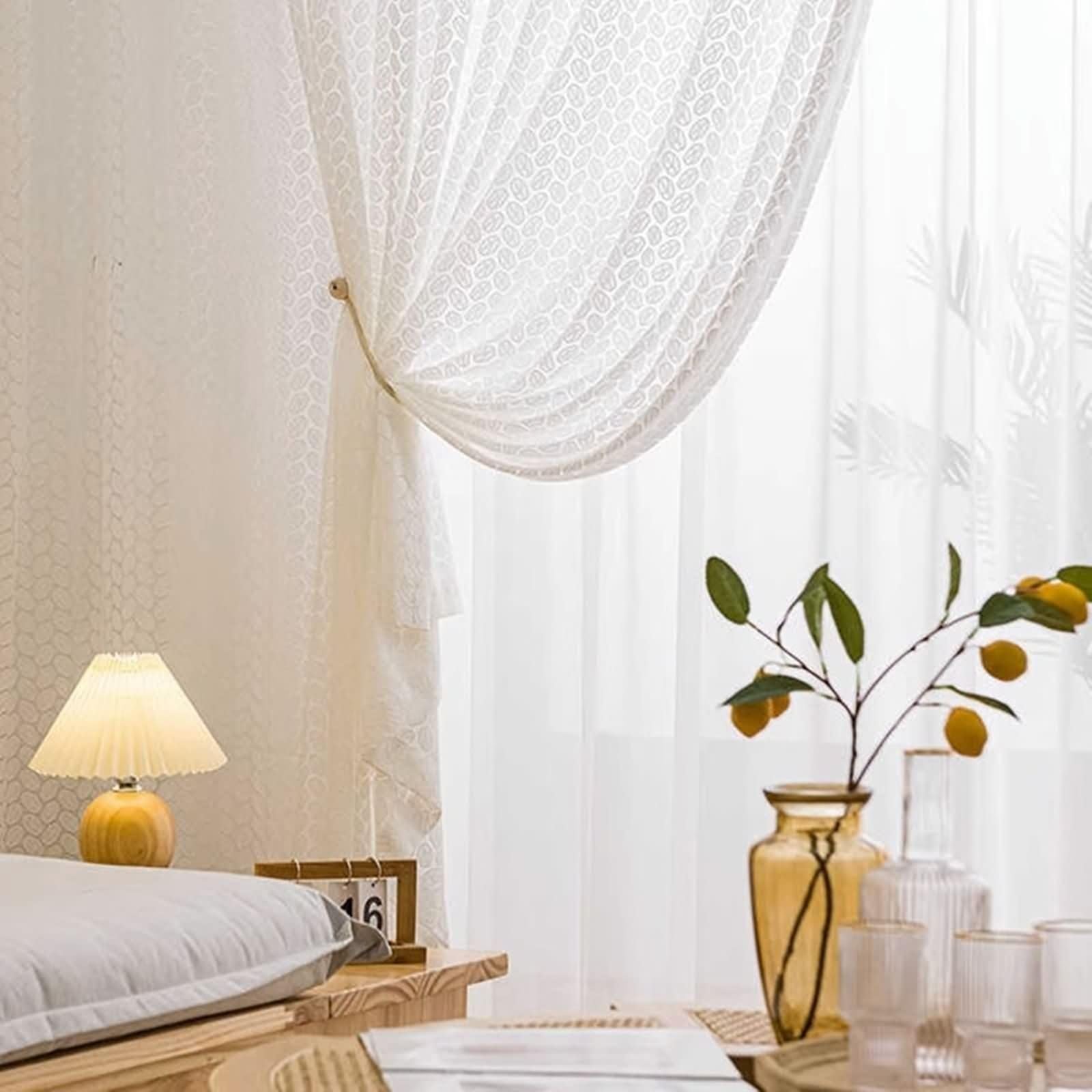 Beydodo Rideaux Voilage Salon Lot de 2, Rideau Transparent Chambre 102 x 183 Oeillet, Dentelle Blanche Brodée De Feuilles