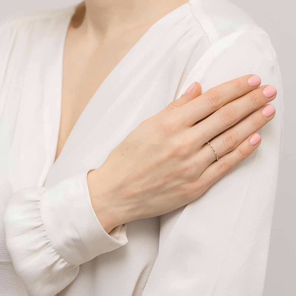 MARKO Zarter Damen Ring aus 333 Echtgold – Eleganter Vorsteckring mit Zirkonia | Feiner Verlobungsring Schmuck Gold | Echt Gold Ring für Freundin – Eheringe Ringe