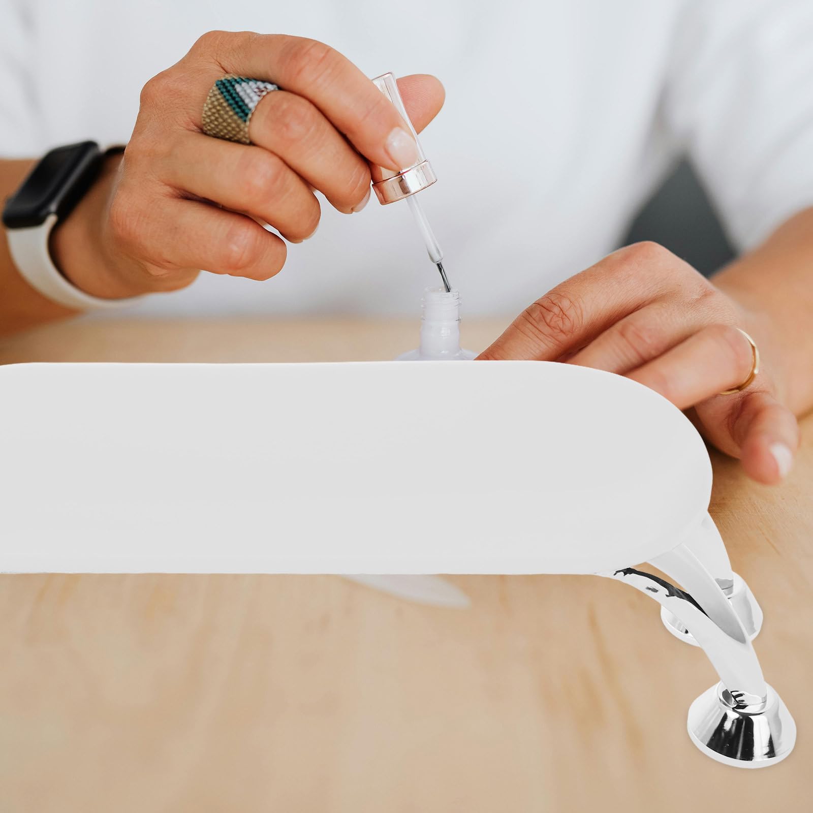 Reposamanos para Manicura Blanco de Pu y Hierro, Cojín Compacto y Portátil con Superficie Agradable para Salón de Uñas y Entrenamiento de Uñas