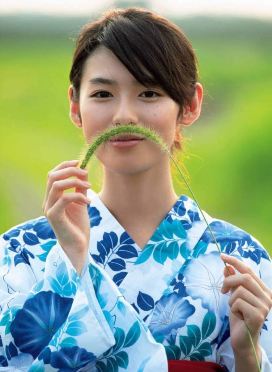 Amazon.co.jp: 女優 白石聖 L判 写真 50枚 まとめ売り！ : おもちゃ