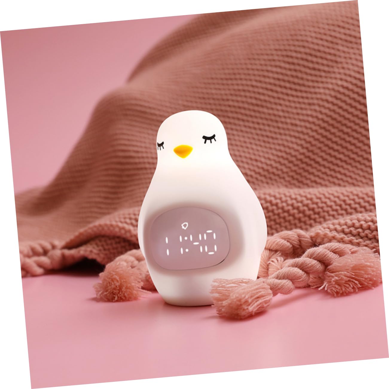 ORFOFE Kreativer LED Pinguin Wecker aus Silikon mit Alarmfunktion und Hautähnlicher Oberfläche Digitale Lampe für Kinderzimmer und Schlafzimmer Weiß