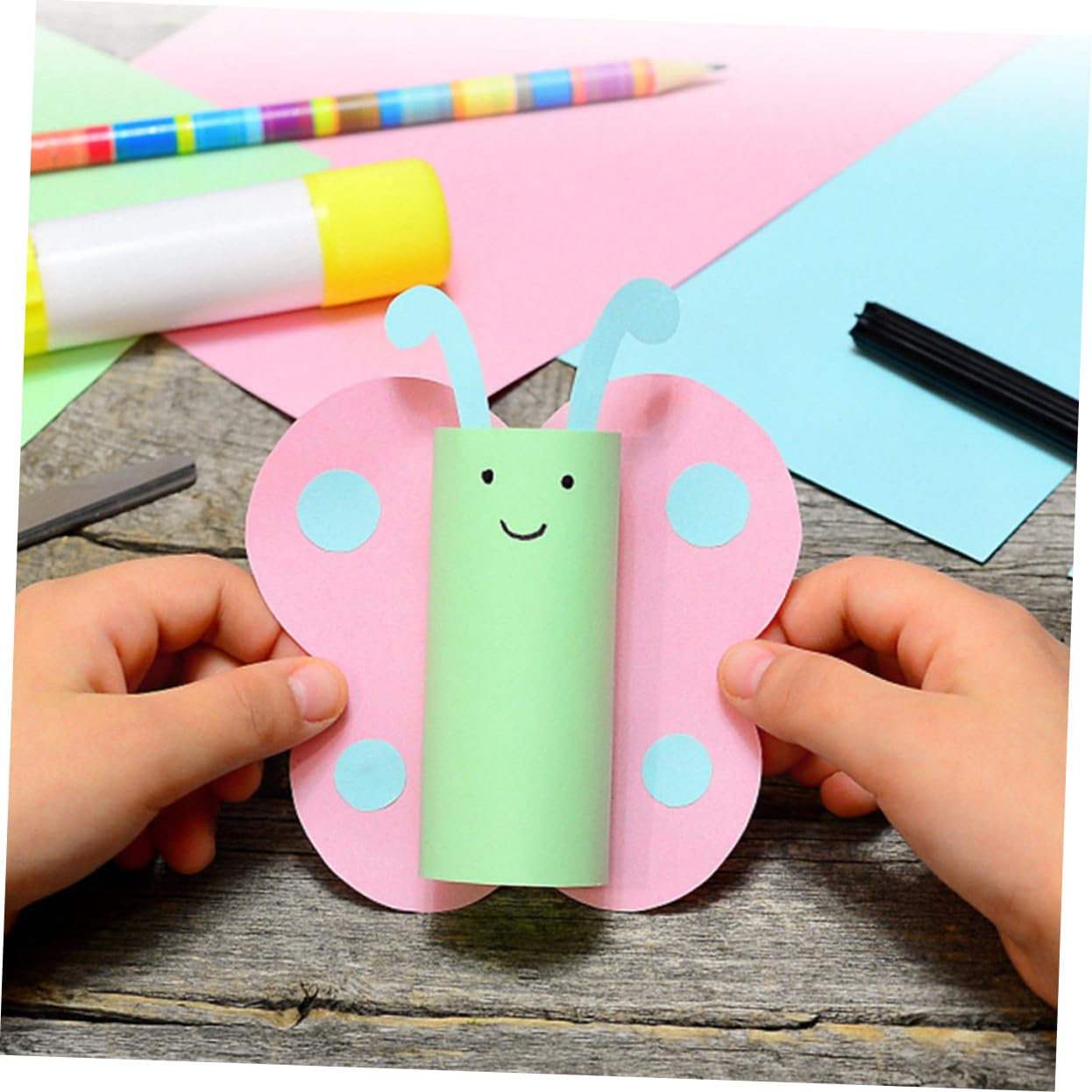Quadratisches Selbstgemacht Faltpapier für Kinder, 200 Blatt