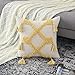 CAROMIO 1 Pieza Funda de Cojín Boho Chenille Funda de Cojín Decoración para El Hogar Funda de Cojín con Diseño de Borla Copetuda para Sofá Oficina de Coche 45 x 45 cm 18 x 18 Pulgadas Amarillo