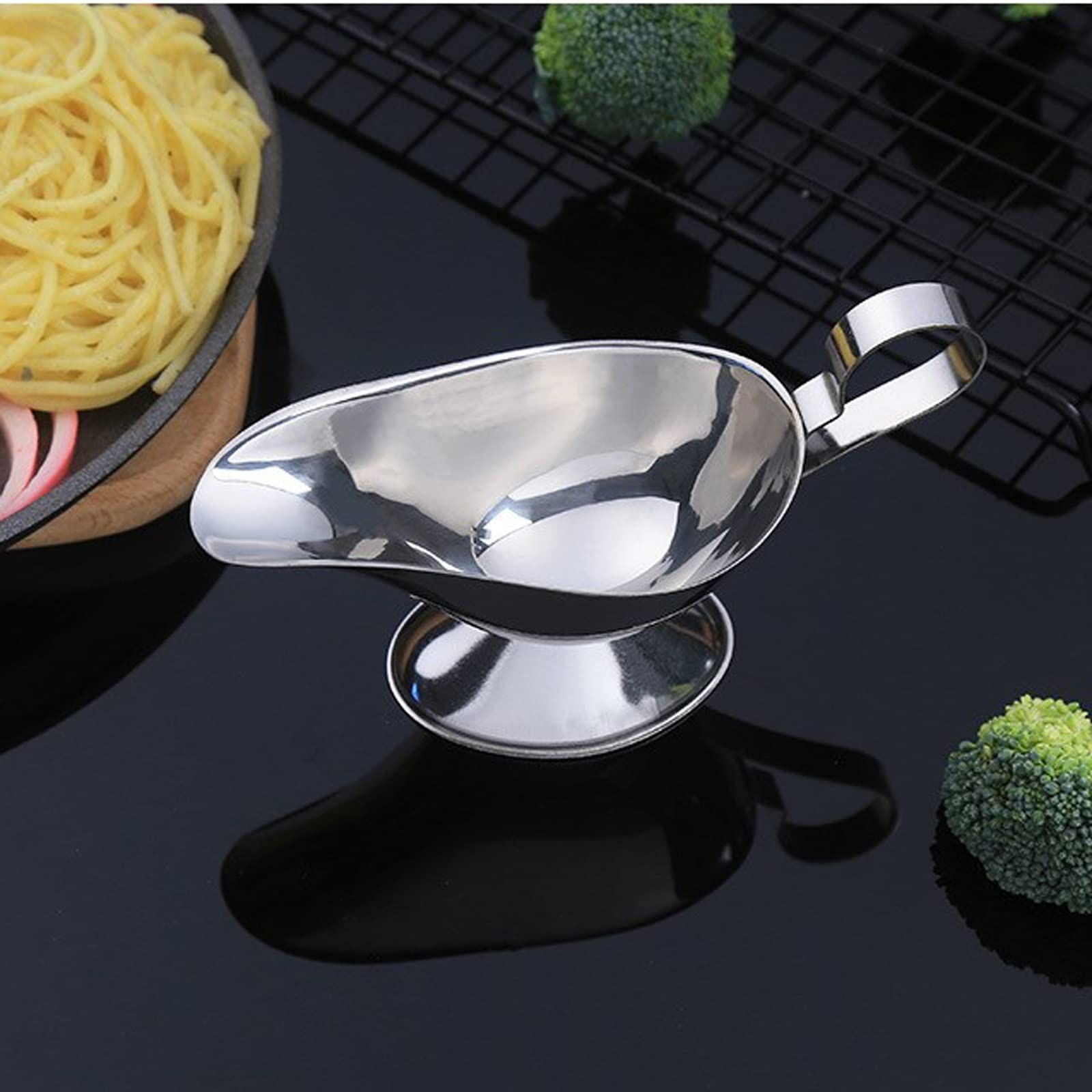 Sauciere, Sauciere mit ergonomischem Griff und großer, tropffreier Lippe, Sauciere, handelsübliche Qualität, Soße, Soße, Soße ()