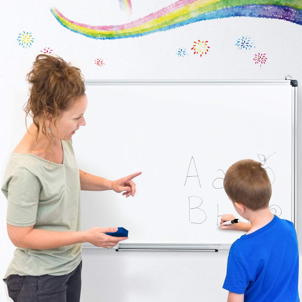 LIFEZEAL Whiteboard, Klein Magnettafel Wandtafel für Kinder, Tragbare Tafel zum Aufhängen mit Radierer & Brettstift, trocken abwischbar, zum Zeichnen und Schreiben (60 x 90cm)