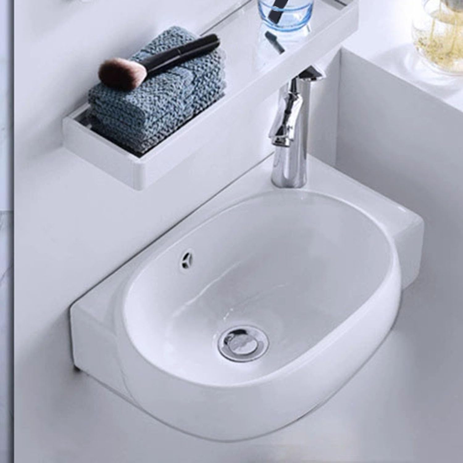 Fregadero de cerámica compacto montado en la pared con escurridor y agujeros para grifo, ideal para baños pequeños y lavaderos, diseño que ahorra espacio, accesorio de baño moderno, fácil instalación
