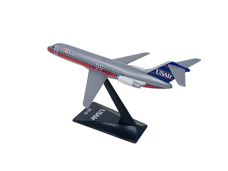McDonnell Douglas DC-9-41 1:200 スケール Amazon.com: Flight Miniatures USAir (89-97) DC-9 1:200 Scale