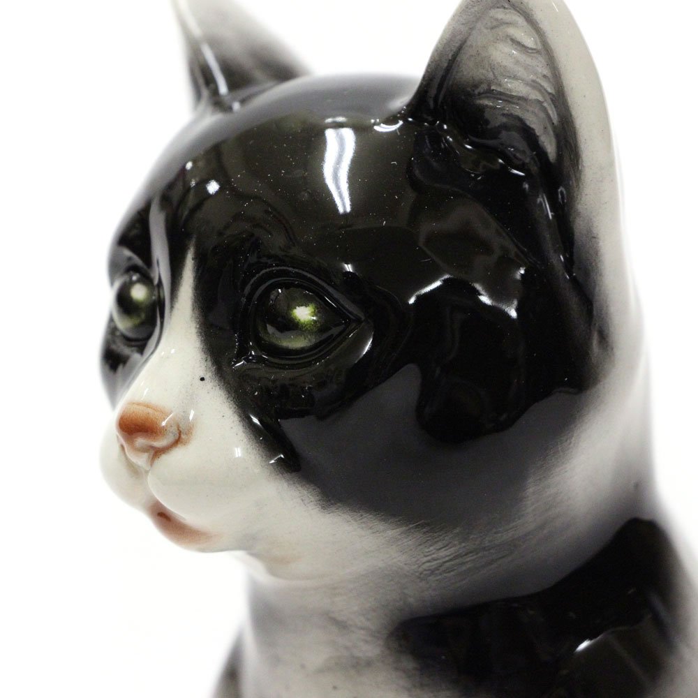 イタリア製　ネコ（陶器） 陶器の猫の置物 イタリアの芸術陶器デザイン 動物コレクション