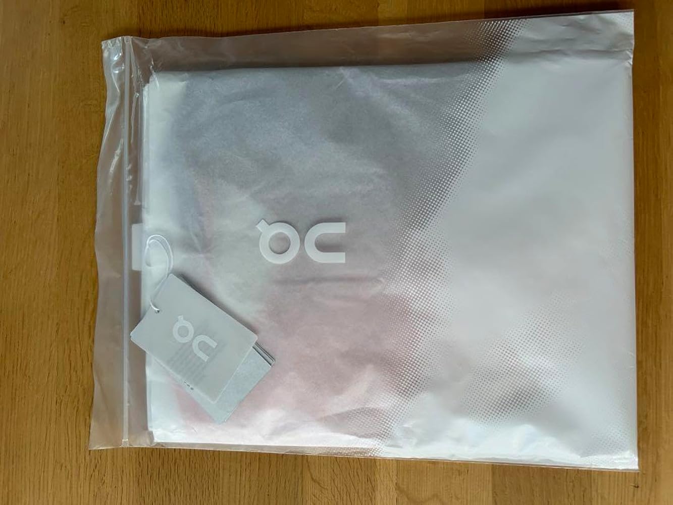 Amazon.co.jp: ON テニスウェア 全仏オープン限定モデル Sサイズ : ホビー Amazon.co.jp: ON テニスウェア 全仏オープン限定モデル Sサイズ : ホビー