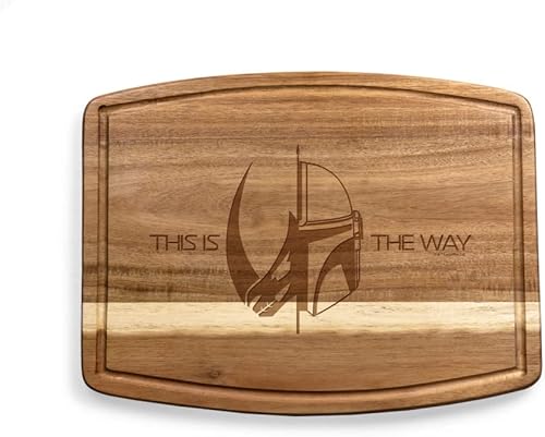 TOSCANA - una marca Picnic Time - Tabla de cortar de acacia óvala mandaloriana de Star Wars, tabla de servir, tabla de charcutería, (madera de