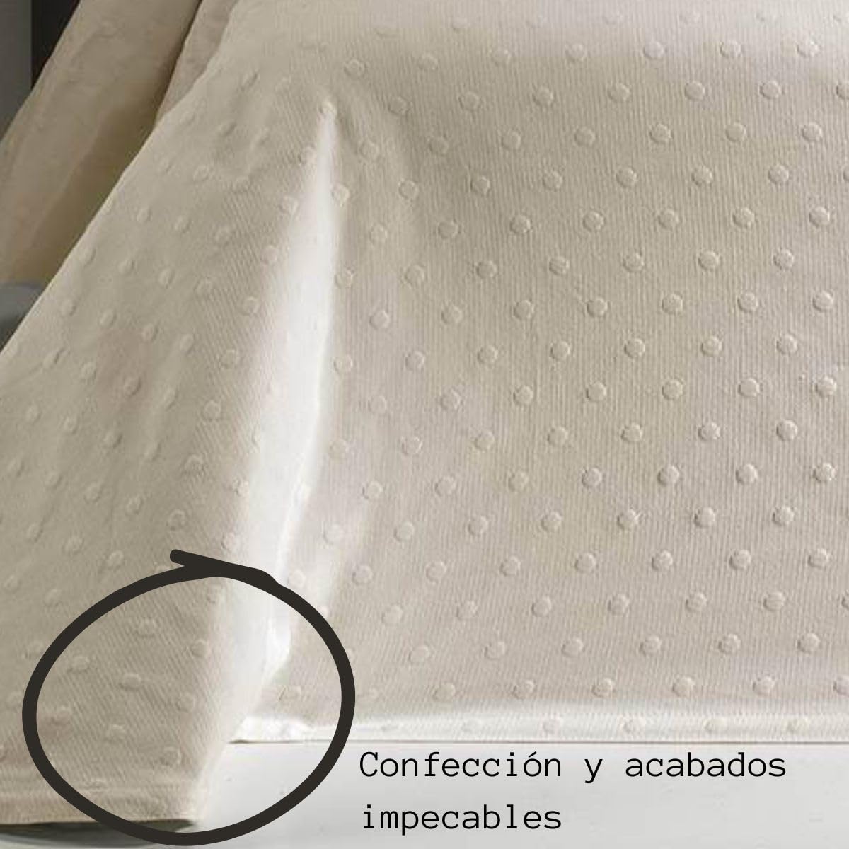 Lanovenanube Colcha Capa Carmina de Tejido Jacquard, Tacto algodonado y Suave, Cubrecama Moderno y Elegante de Tejido Fino, Entretiempo y Verano. Esquinas Redondas. para Cama de 180, Color Beig