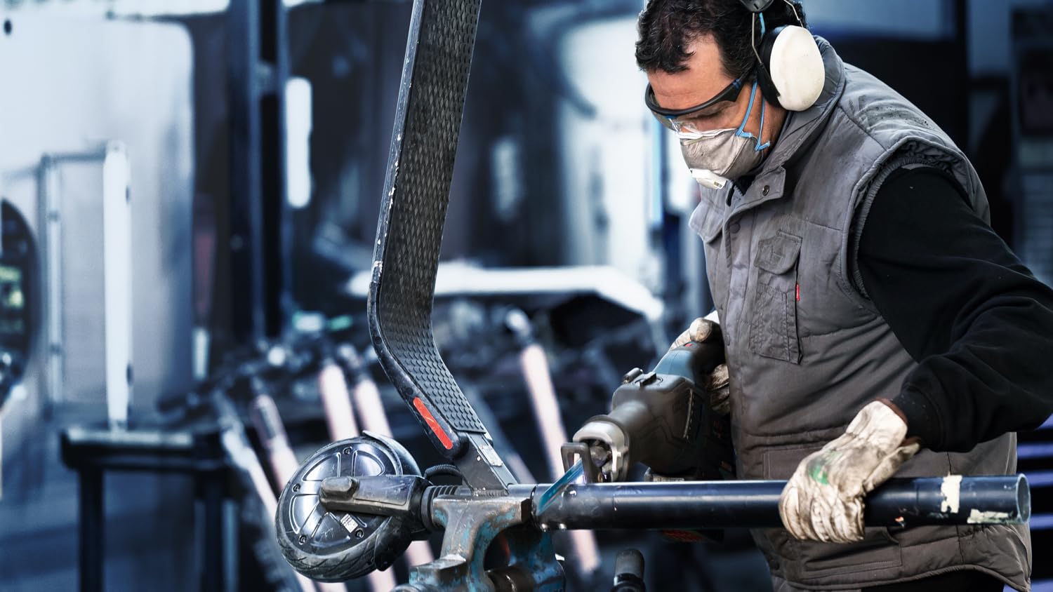 Bosch Professional 1x Hoja de sierra sable Expert ‘Medium-Thick Tough Metal’ S 955 HHM (para Acero resistente, Láminas de acero inoxidable, Longitud 150 mm, accesorios Sierra sable)