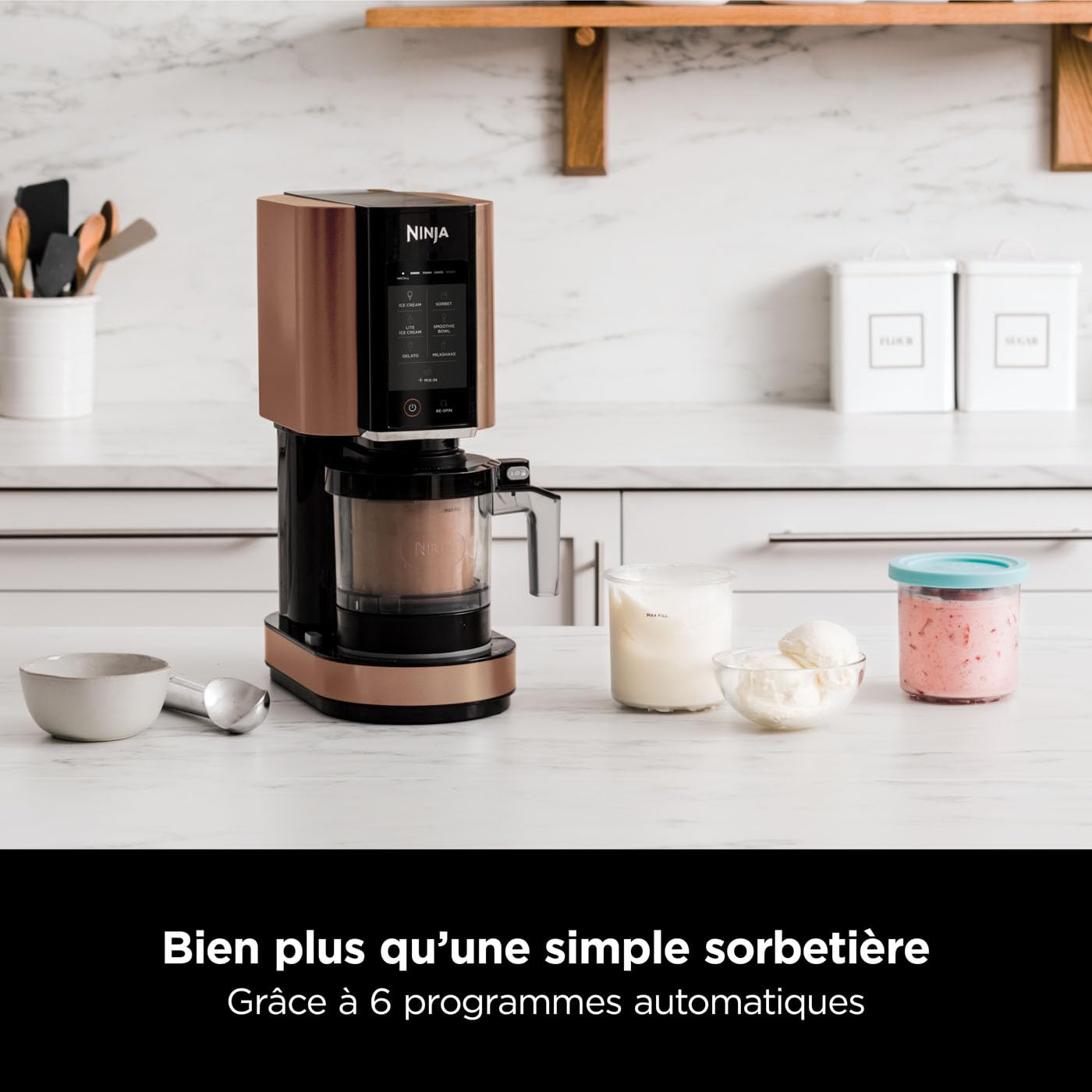 Ninja Creami Machine a glace et Sorbetière, 7 programmes, 3 pots avec couvercle, Livre de recette, Pièces Amovibles Lavables au Lave-Vaisselle, Noir/Cuivre NC300EUCP