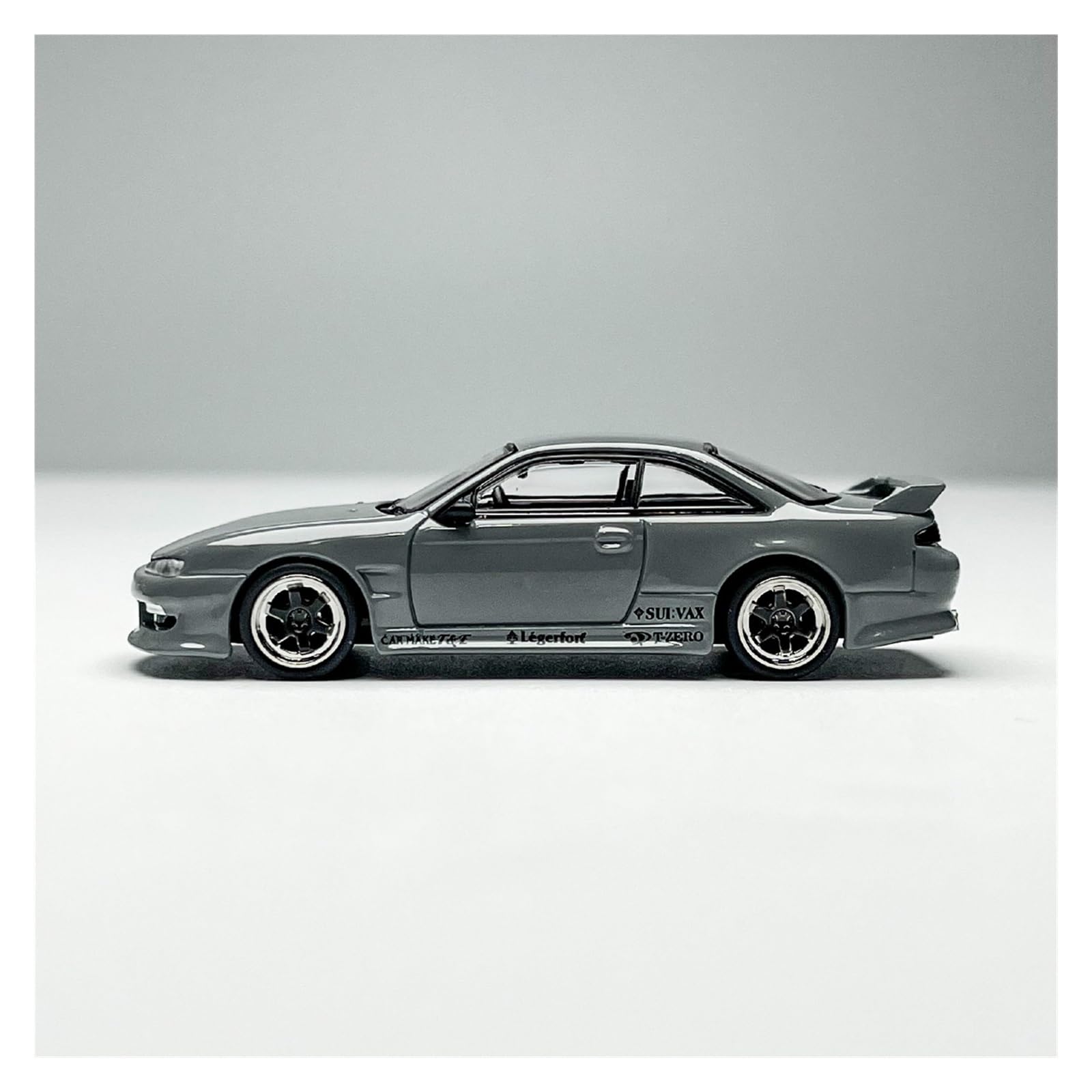 Metallo Scala Replica 1 64 Per Nissan VERTEX Silvia S14 Modello Di Auto In Lega Tarmac Miniatura Hobby Collection Ornamento Hobby Veicoli Giochi Set