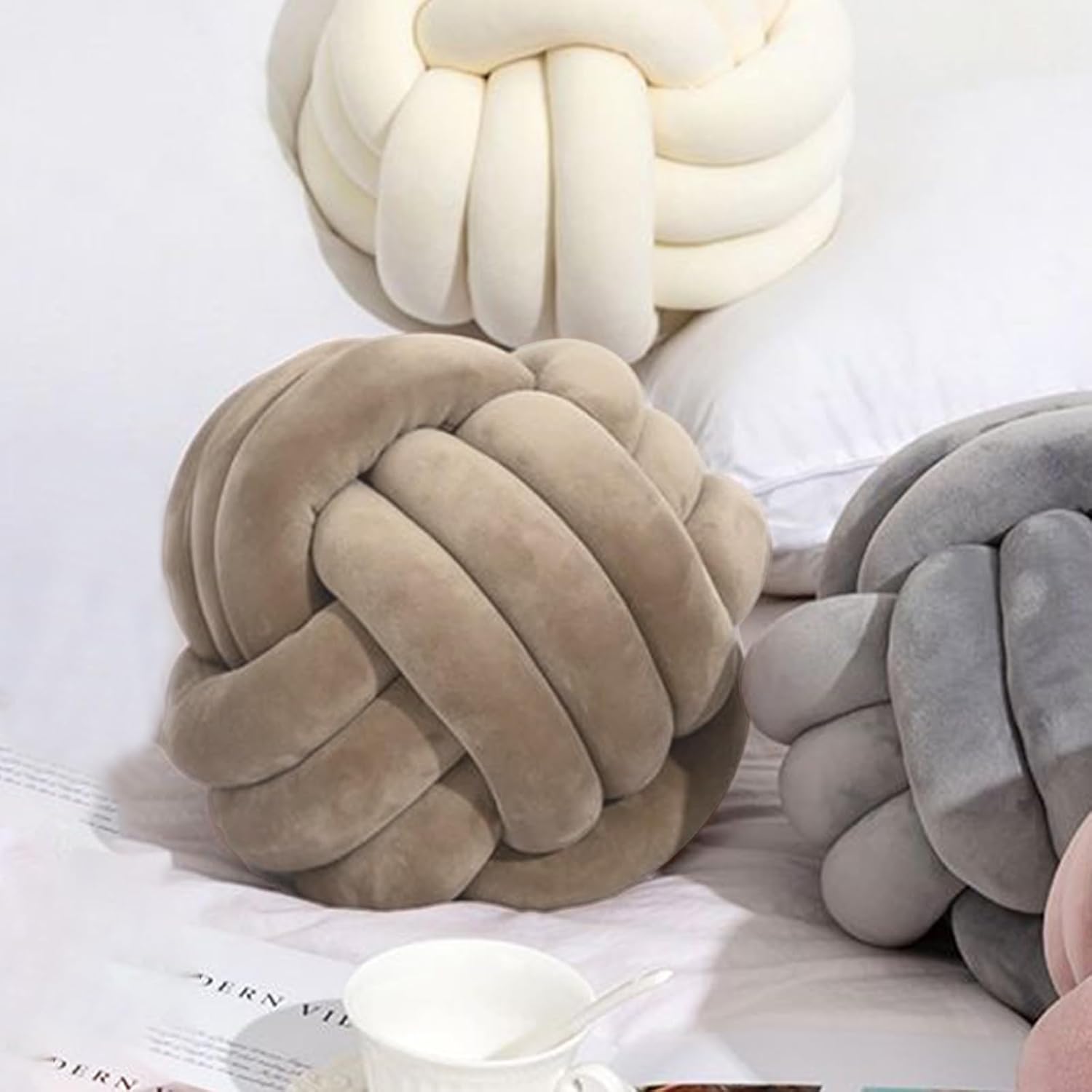 Velvet Chunky Bulky Giant Arm Knitting Yarn, Super Soft Jumbo Tube Weight, Fluffy DIY Crochet Hand Making Washable Yarn for Blanket, Pet Bed, Rugs, Pillow (1lb-Khaki)
