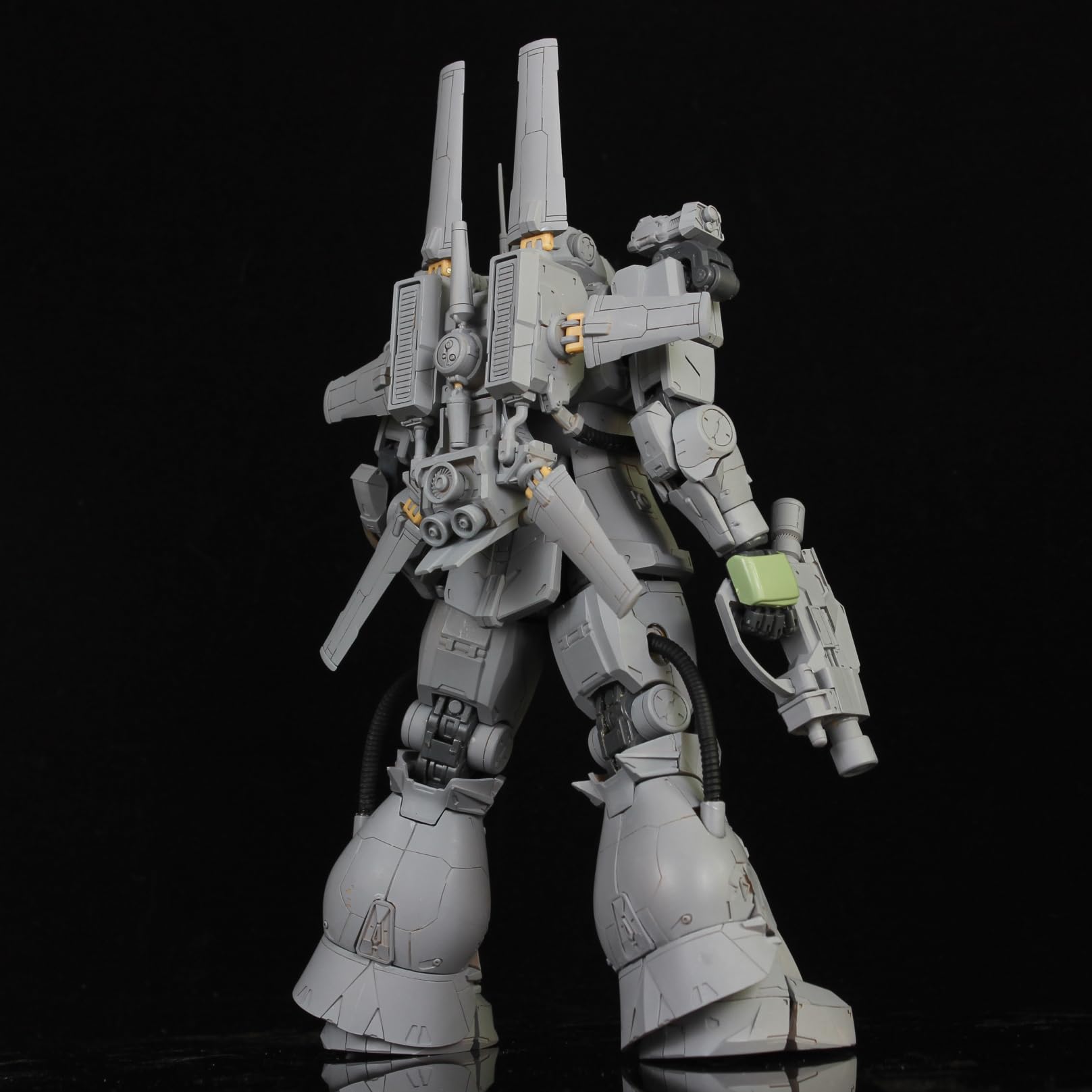Amazon.co.jp: MG 1/100 MS-06E-3 ザク・フリッパー MS-06E 強行偵察型