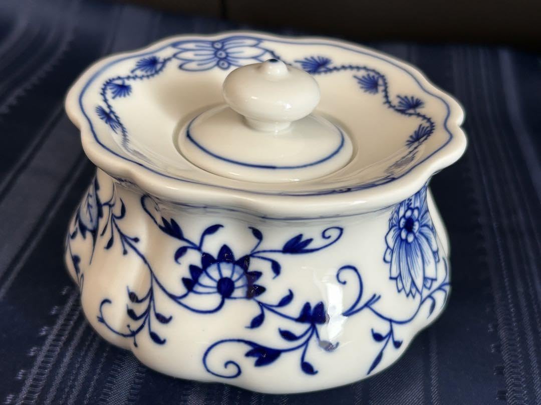 マイセンブルーオニオン ボンボニエール蓋物