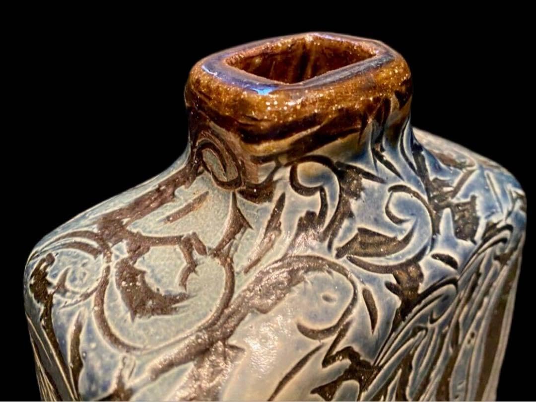 窯変 青釉 角形花入 躍動魚彫 光沢肌 17cm 孤品 灰