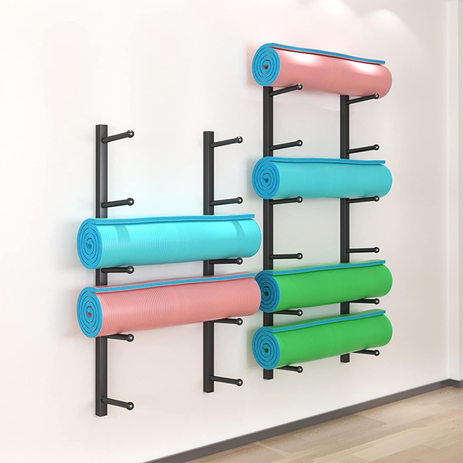 Soporte de pared para esterilla de yoga, estante de metal resistente para almacenamiento de gimnasio en casa, organizador para esterillas de yoga, rodillos de espuma, patinetas y tablas de esquí