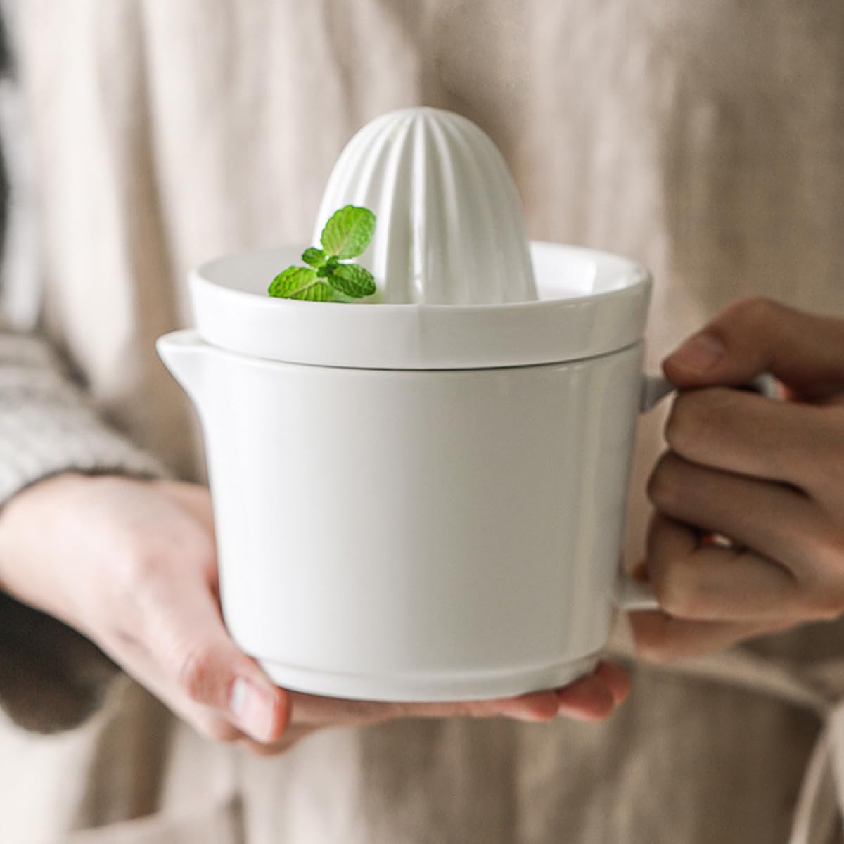 PLAFOPE Manueller Keramik Entsafter für Zitrusfrüchte und Kiwi Weißer Handentsafter mit Saft Schlamm Trennung für Küche und Riegel