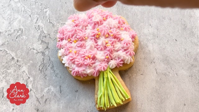 Amazon.com: Ann Clark Flower Bouquet Cookie Cutter 3-½ in Made in