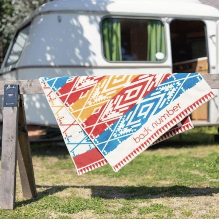 back number オルテガ柄 タオルブランケット library.umsida.ac.id