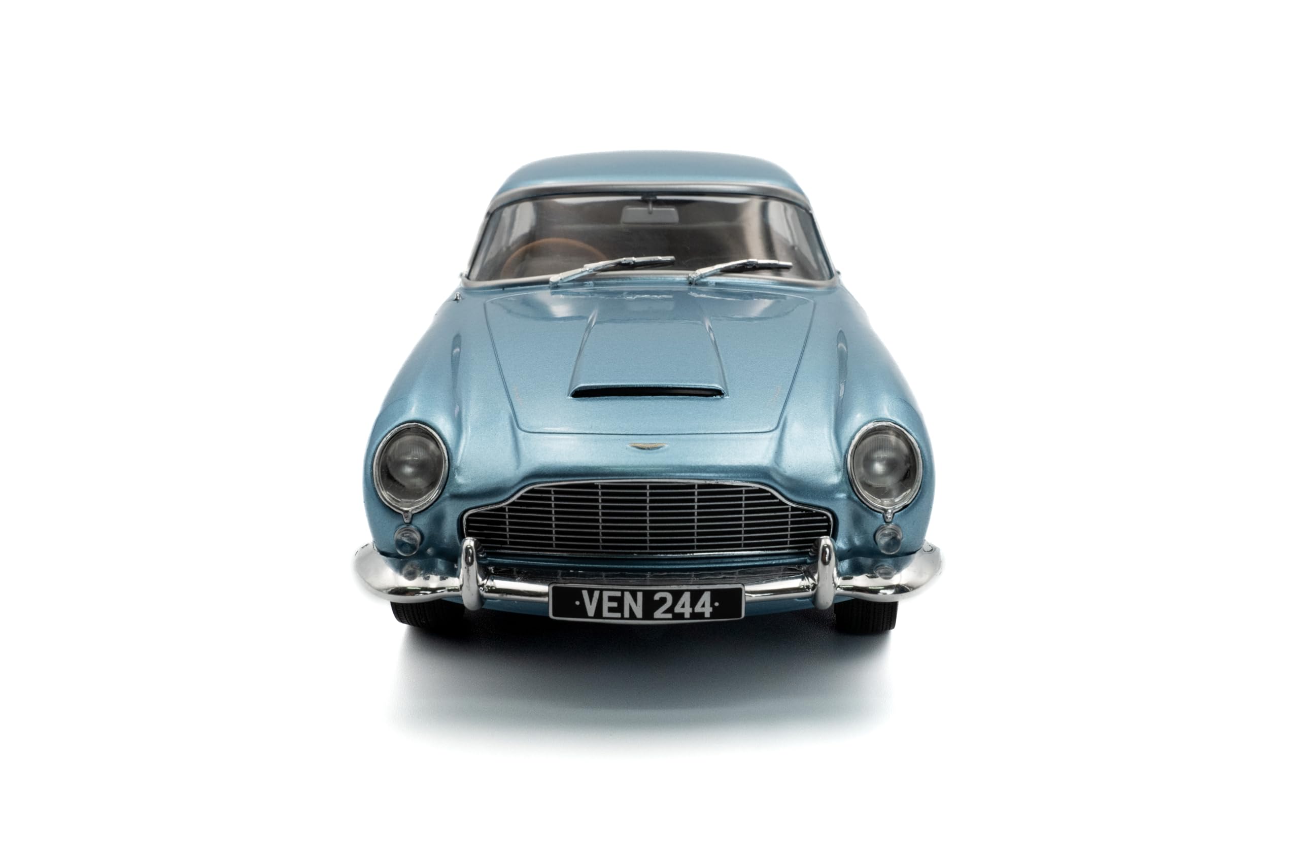 1:18 Aston Martin DB5 Light Metallic Blue 1964