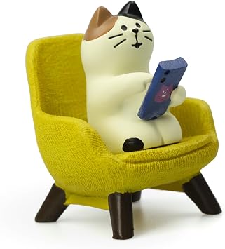 Refintural Cute Cat Playing Phone on Sofa Resin Figurine Desk Decor & Cat Lover Gift Yellow Sofa