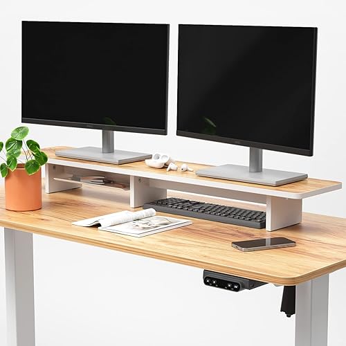 FEZIBO Soporte elevador de monitor doble de 43 pulgadas con bandeja para bolígrafos, estante de escritorio de madera maciza con patas de corcho