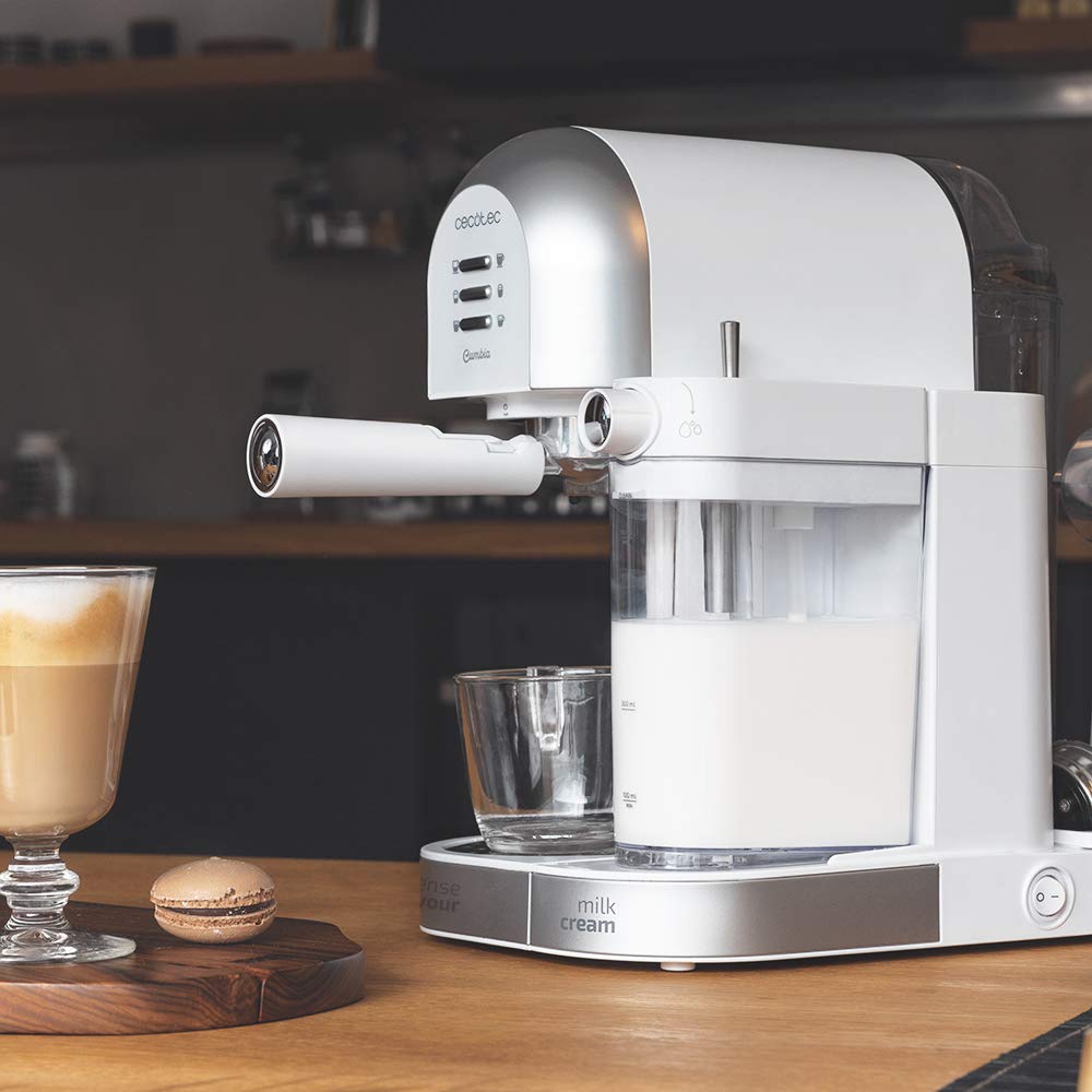 Cecotec Macchina da Caffè Semi automatica Instant-ccino 20 Chic Serie Bianca. per caffè macinato e capsule, 20 barrette, serbatoio per latte 0,7 ml, serbatoio per acqua 1,7 litri, 1470 W.
