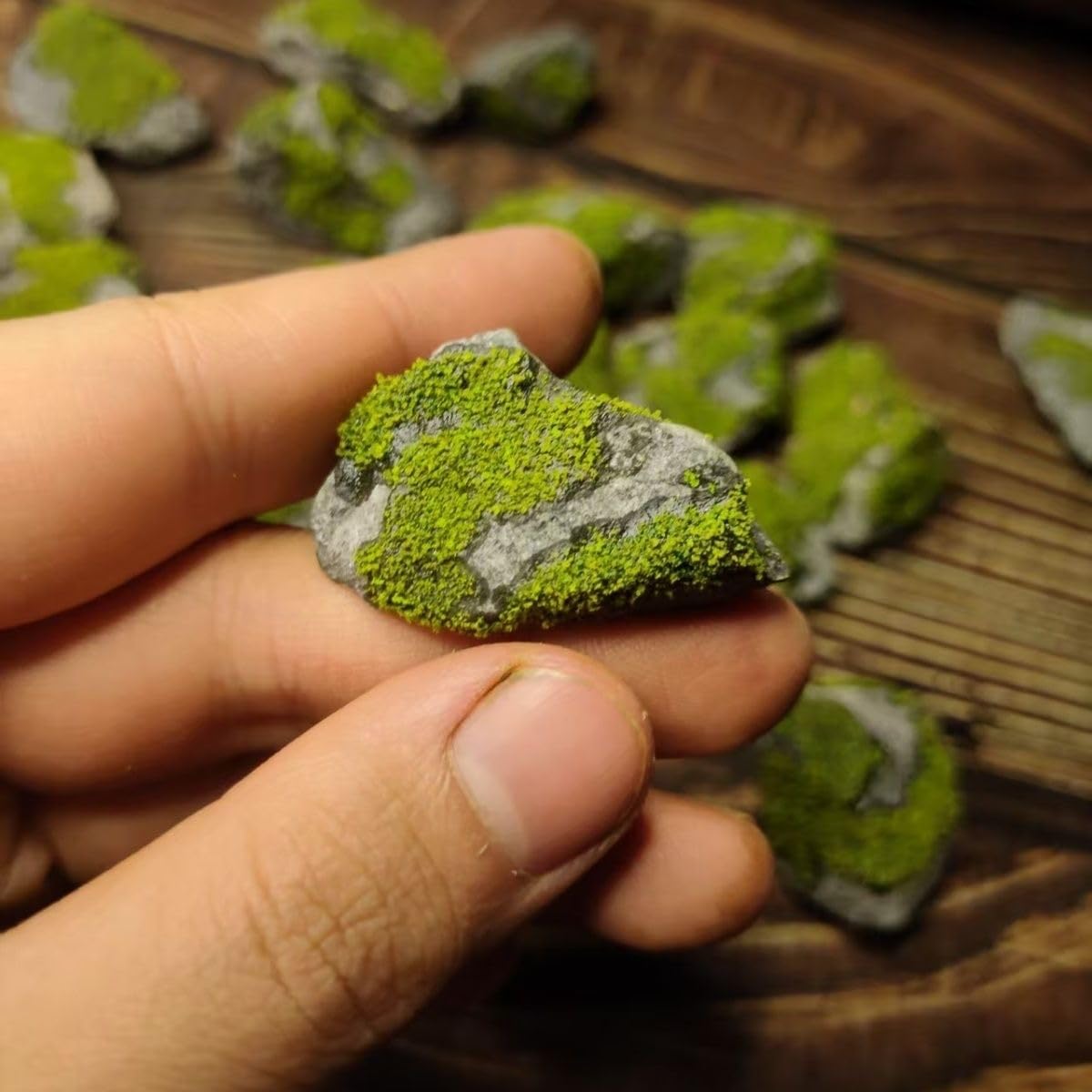 Piedra Cubierta de Musgo para Acuario, decoración de Paisaje de pecera, Musgo Verde, 0,39-0,78 Pulgadas, 8 Piezas, Piedra de Paisaje de decoración de Plantas Hecha a Mano