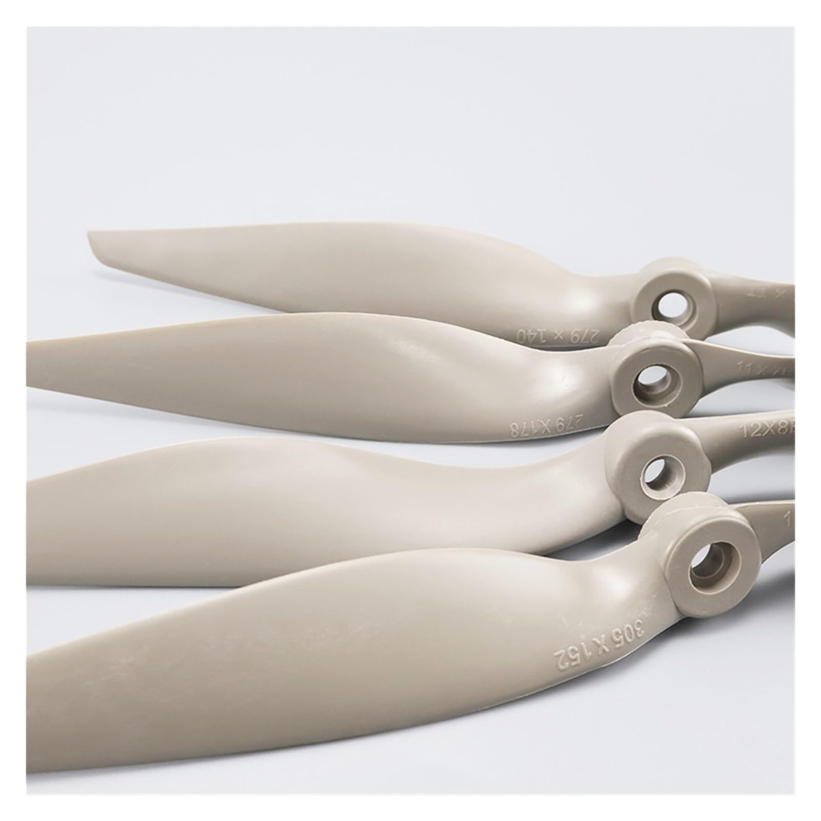 Nylonpropeller 5x5/6x4/8x4/7x5/8x6, for RC-Flugzeug