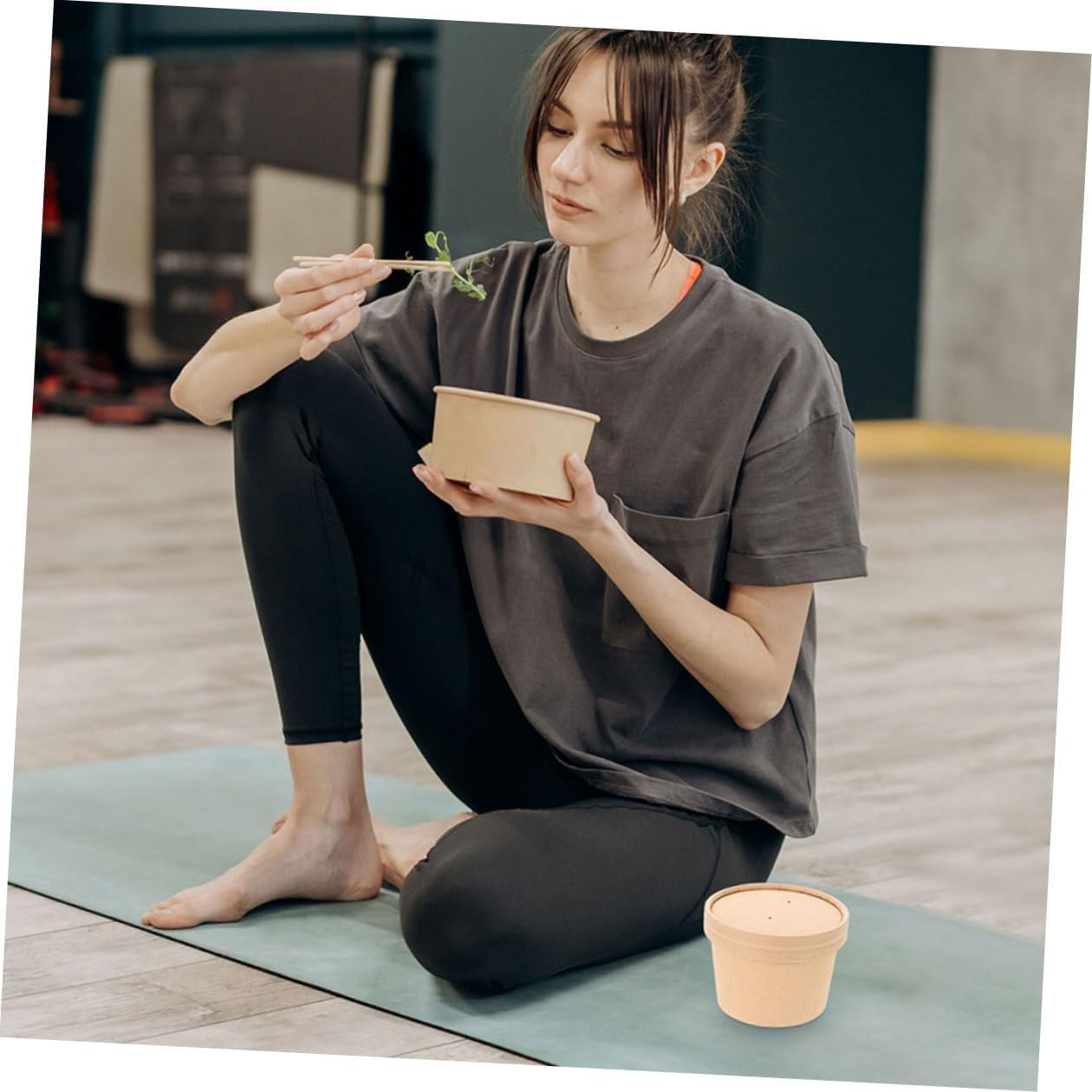 50pcs 8oz Disposable Ice Cream Bowls with Lids, Thickened Kraft Paper Dessert Containers for Takeout, Food Storage, and Homemade Ice Cream