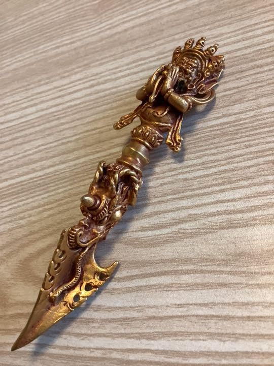 《 チベット密教　新品 》 プルパ　金メッキ　憤怒神　守護神　約13センチ　60 Amazon.co.jp: 《 チベット密教 》 プルパ 金メッキ 憤怒神 守護神 約