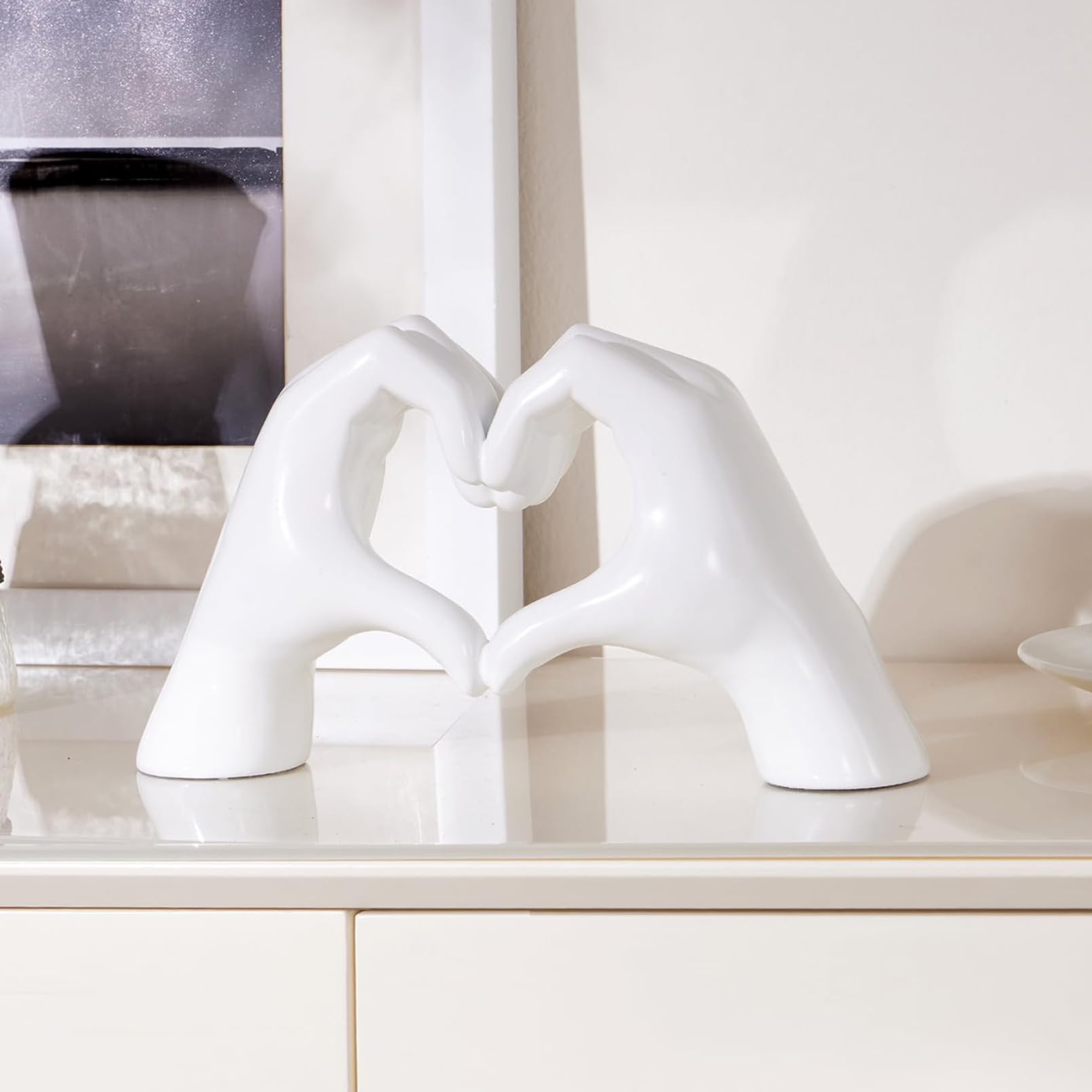 Pevfeciy Escultura de mano de corazón decoración sala de estar, estatua de dedos de amor, arte abstracto, estatua de pareja, decoración de mesa, estatua de resina, estatua romántica para decoración