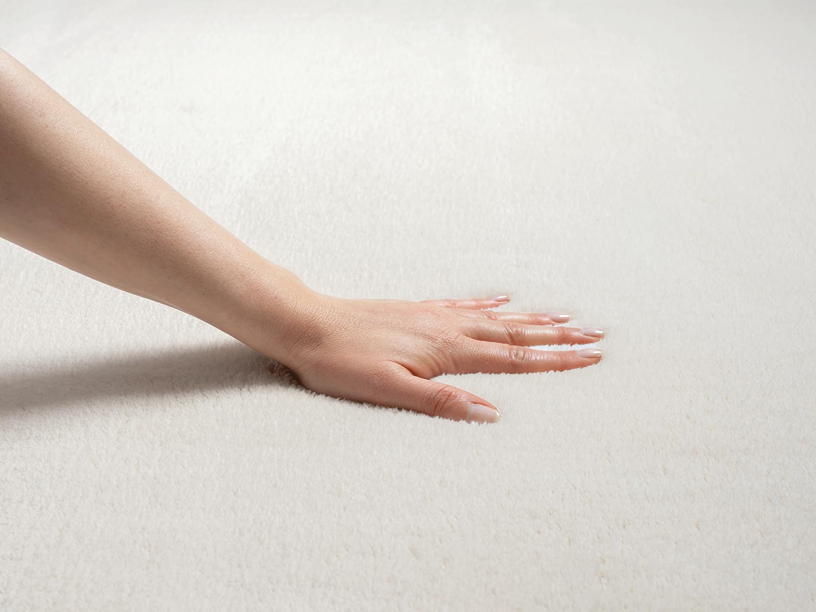 Mia´s Teppiche Taos – kuscheliger Kurzflor Teppich in Felloptik, super Soft & waschbar bis 30°C, mit Anti-Rutsch-Unterseite, Wohnzimmer & Schlafzimmer, Made in Türkiye, Creme, 200 x 280 cm