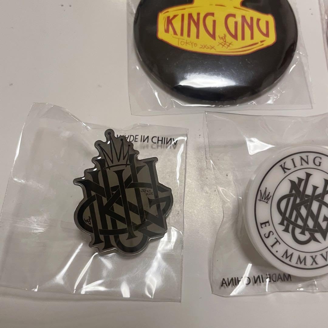 Amazon | KING GNU FC限定 ガチャ ピンズ5点セット | バッジ | おもちゃ