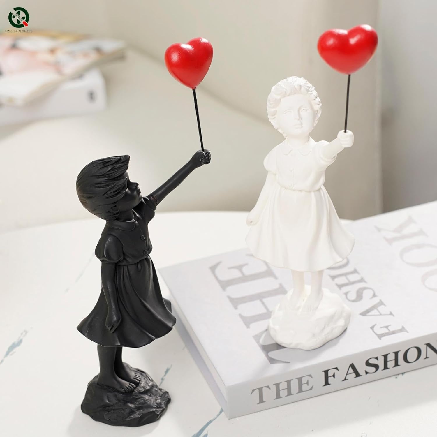 Statuette de Fille Volante en Ballon, Sculpture en Résine Noire, Décoration d'Intérieur Art Moderne