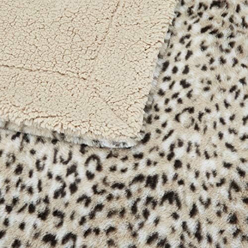 Amazon Basics Fuzzy Faux Fur Sherpa Throw Blanket, 152 x 178 cm - Brown Leopard