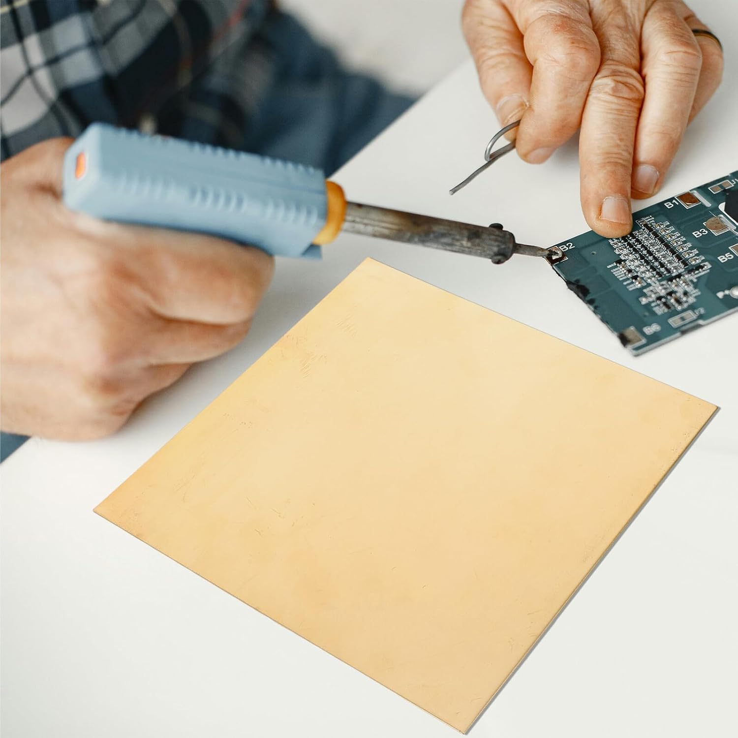 HEMOTON 2pcs H62 Brass Plates 0.5mm Thickness 150x150mm Small Metal Sheets for DIY Models, Electrical Projects, Crafting, and Home Repairs